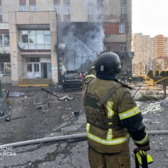 Rescuers saved people firefighters in Kyiv