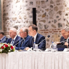 Российские флаги на переговорах