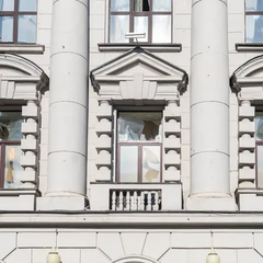 Ночная атака на Днепр. Русские повредили областной совет (фото)