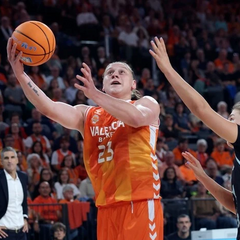 Капітанка збірної України у баскетболі допомогла 