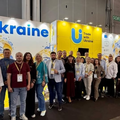 Ukrainian dishes at exhibition in Paris