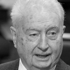 Умер экс-президент Международной федерации гандбола и бывший министр иностранных дел Австрии