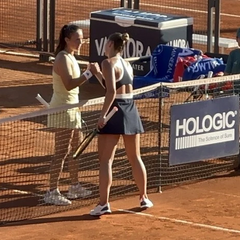 Костюк підтримує Касаткіну після матчу