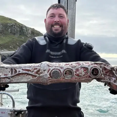 Divers find Russian device in the UK