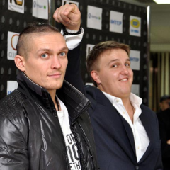 Чотири бійці в черзі: промоутер Усика