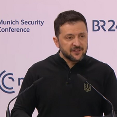 Зеленський виступає перед аудиторією в Мюнхені