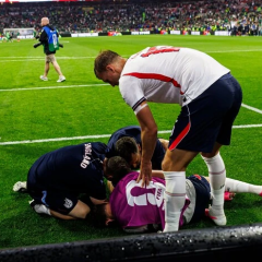 England team leader's injury after victory