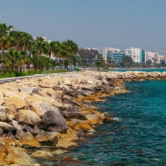 Cyprus losing tourists due to military threat