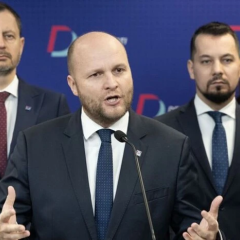 Словакия: подписи за референдум и ранние выборы