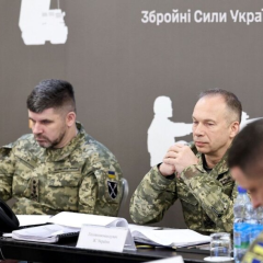 Сирский проводит совещание с дронами