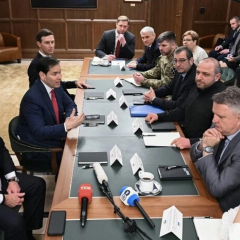 Trilateral negotiations with key issue