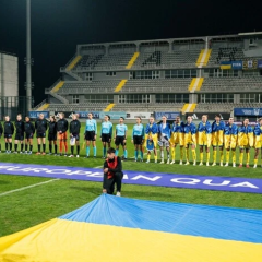 Жіноча збірна України грає проти Англії