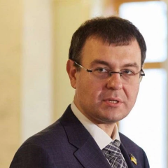 Украина сталкивается с критическим сроком в марте для предотвращения финансового коллапса, предупреждает старший законодетель