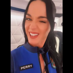 Кеті Перрі в космосі лічно