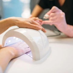 Упаковка запрещенного компонента для маникюра