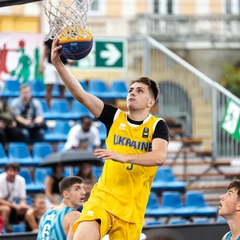 Photo of the player in the team's uniform