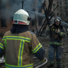 Пожар в Киеве из-за российской атаки
