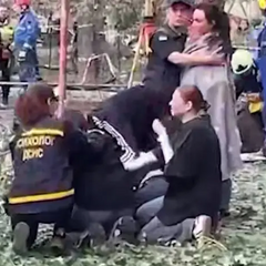 Тіло чоловіка під завалами в Києві