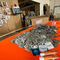 Французький чоловік надсилає депутатам презервативи