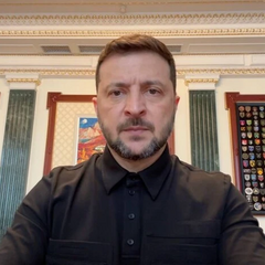 Зеленский во время речи на фронте