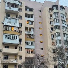 Пошкоджено багатоповерхівку, поранено 91-річного чоловіка