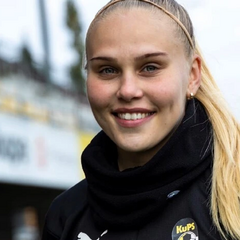 Футболістка пропустила матч через помилку тренерки