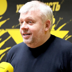 Григорий Козловский, игрок академии «Руха» в футболке команды