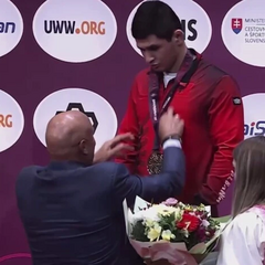 Церемония награждения на чемпионате Европы по борьбе