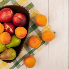 Фрукти та овочі з воском