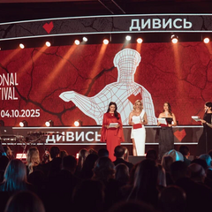 Образ знаменитостей на відкритті кінофестивалю