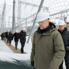Energy facility with protective structures