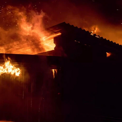Будинок пішов у вогонь після атаки БпЛА
