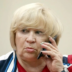 Украинские гимнасты общаются с российскими