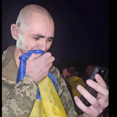 Перше зустріч звільненого захисника з рідними