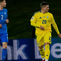 Став 17-м дебютним футболістом в збірній