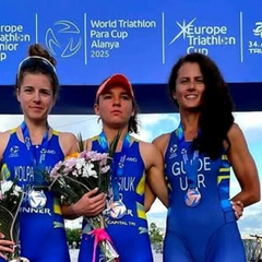 Украинская сборная по пара триатлону получила награды