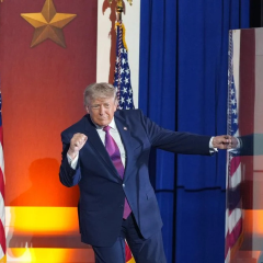 Ring with 321 diamonds for Trump