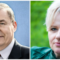 Чиновник умовляє колегу на інтим