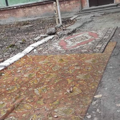 У Дніпрі асфальт укрито килимами