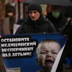 Протестувальники штурмують міськраду в Одесі