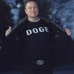 The flag of the USA and the SpaceX logo