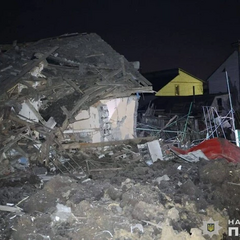 Уламки автівок у Чернігові та Аварія на дорозі в Казахстані