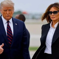 Trump Surrounded Himself with 'Clones' of Melania
