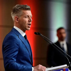 Петер Мадяр вимагає відставки президента Угорщини