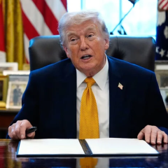 Дональд Трамп із партнерами по Ормузькій протоці