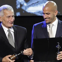 Зображення померлого аргентинського футболіста