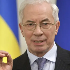 експрем'єр Азаров на нараді