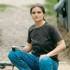 Таблиця з контактами виробників дронів