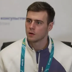 Шолом з портретами загиблих спортсменів