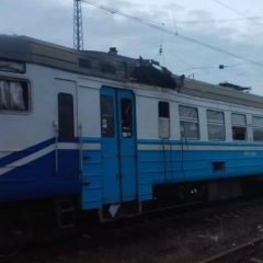 Безпілотник атакує приміський поїзд на Харківщині